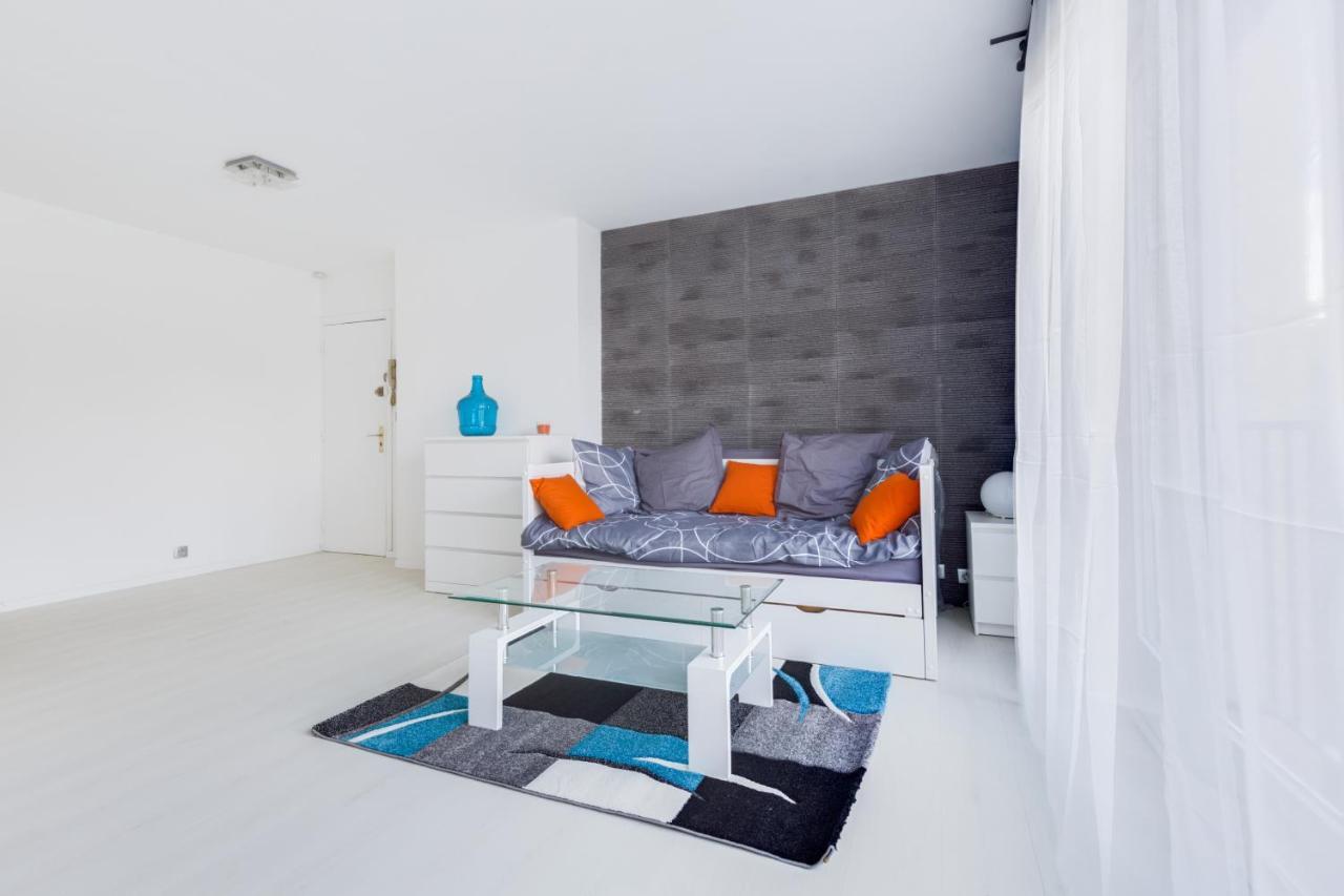 Modern Apart City Mantes-la-Jolie Exterior photo